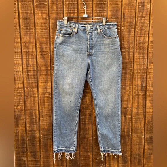 Levi's Wedgie Straight Button Up Jeans - Picture 7 of 15